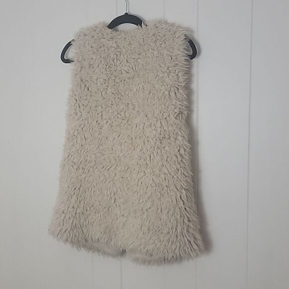 Fur vest  - Picture 2 of 4